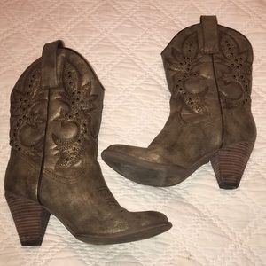 Rhinestone ✨ Cowgirl Boots 👢🤠